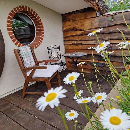 Cranfield Retreat & Glamping & Hobbit House Hotel Long Melford Exterior foto