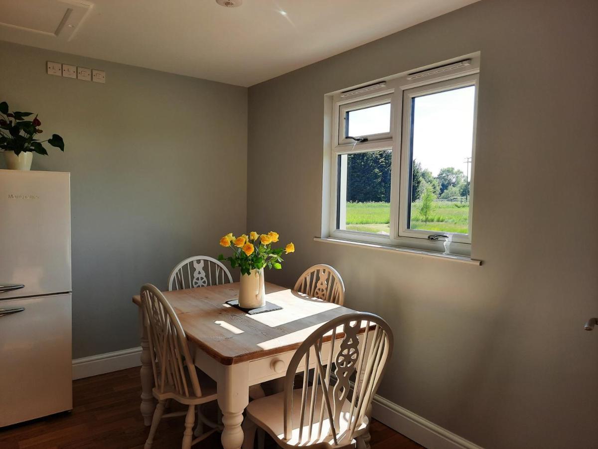 Cranfield Retreat & Glamping & Hobbit House Hotel Long Melford Exterior foto
