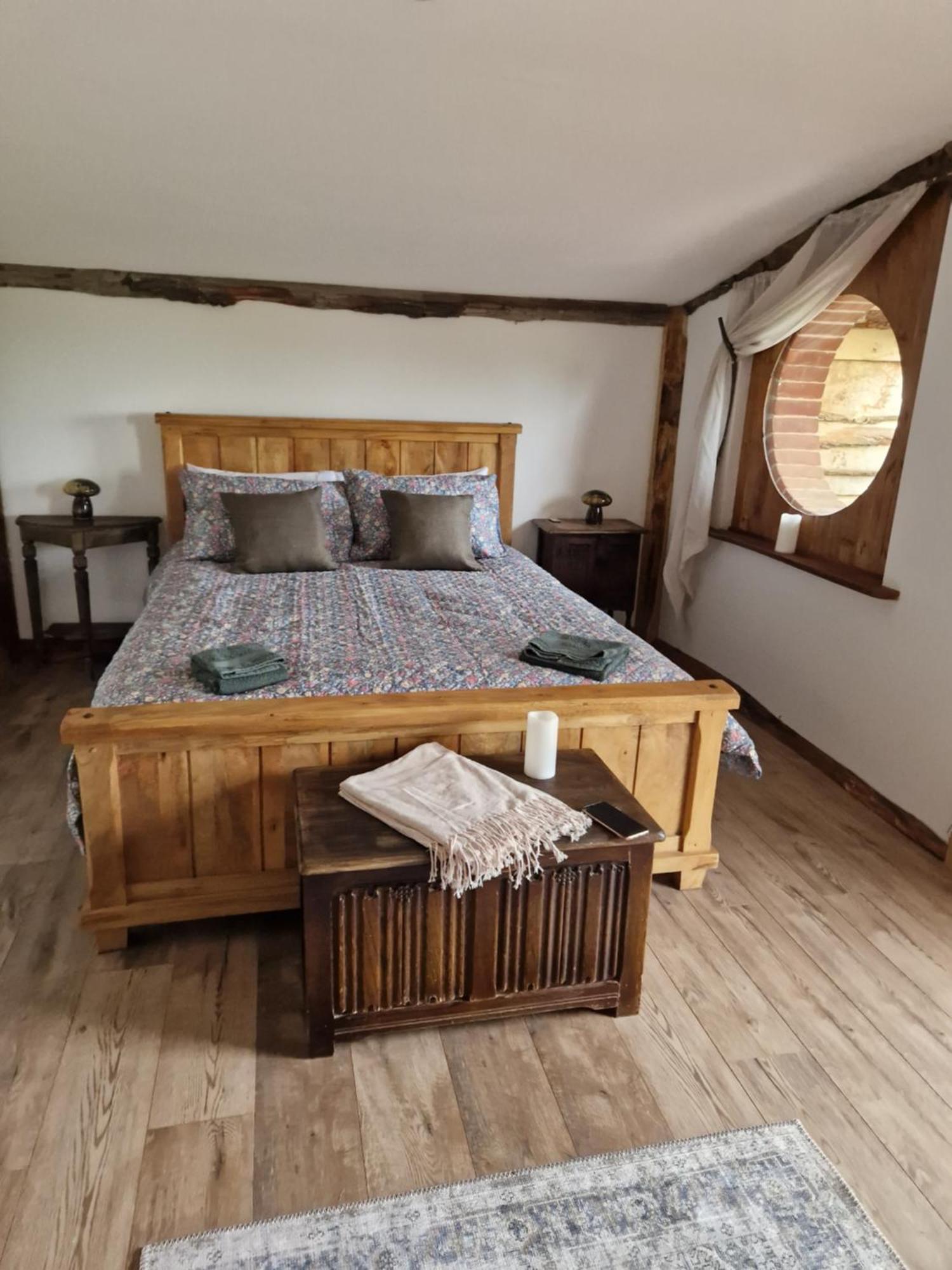 Cranfield Retreat & Glamping & Hobbit House Hotel Long Melford Quarto foto